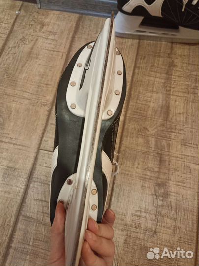 Хоккейные коньки ccm