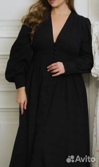 Вечернее черное платье длинное с разрезом