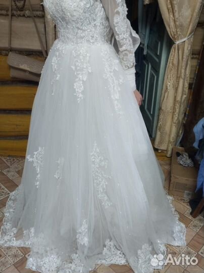 Свадебное платье 46 48 бу