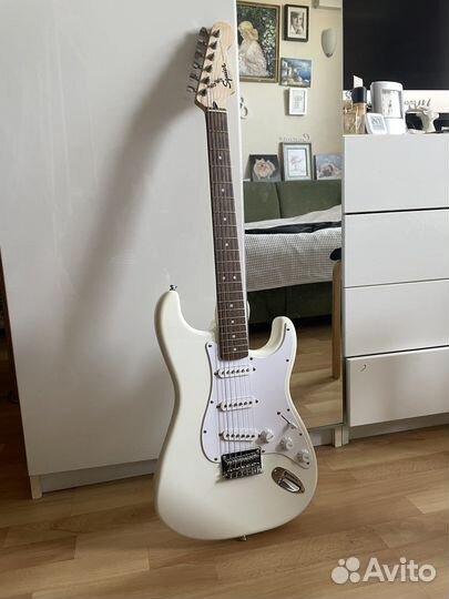 Гитара Fender squier stratocaster white