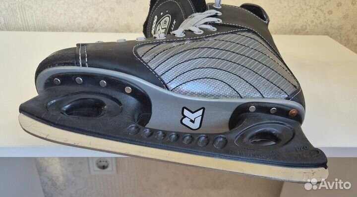 Продам хоккейные коньки profy lux 43 размер
