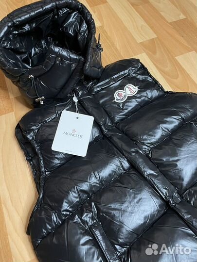 Жилет Moncler матовый