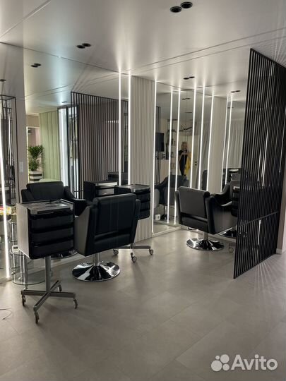 Мастер по наращиванию волос