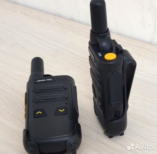 Рация с наушником, радиостанция с гарнитурой