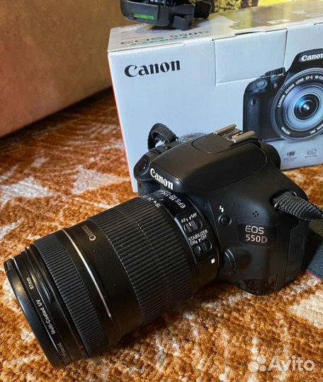 Зеркальный фотоаппарат canon 550d
