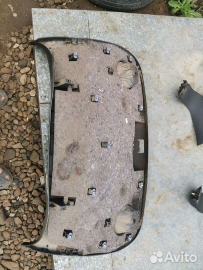 Обшивка крышки багажника Renault Megane III (2008—