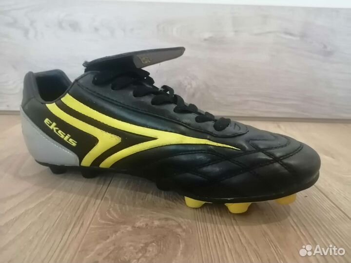 Футбольные бутсы