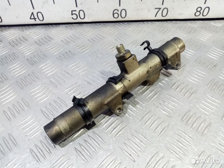 Б/У Рейка топливная (рампа) левая#001