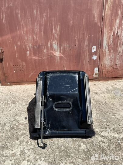 Сиденье спортивное, ковш