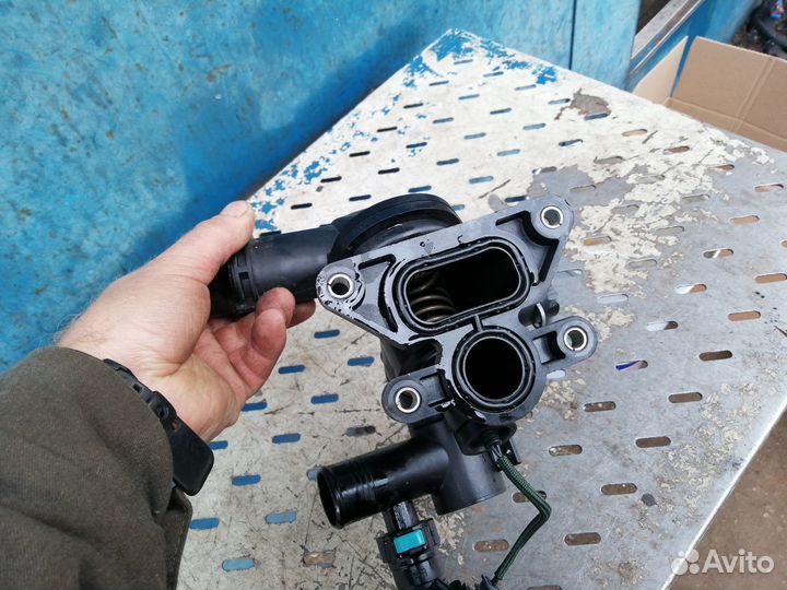 Термостат двигателя PT204 Jaguar Land Rover