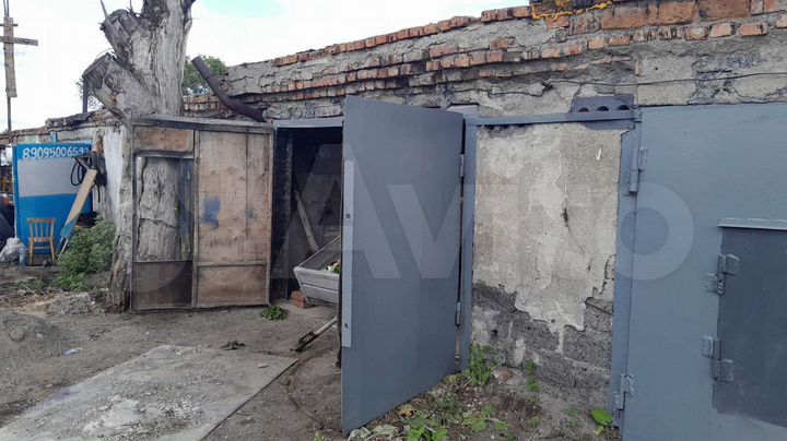 Гараж, > 30 м²