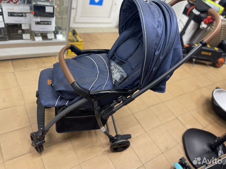 Прогулочная коляска corol