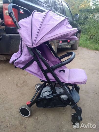 Прогулочная коляска новая