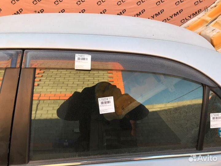 Ветровик задний левый Toyota Corolla NZE124 1NZ