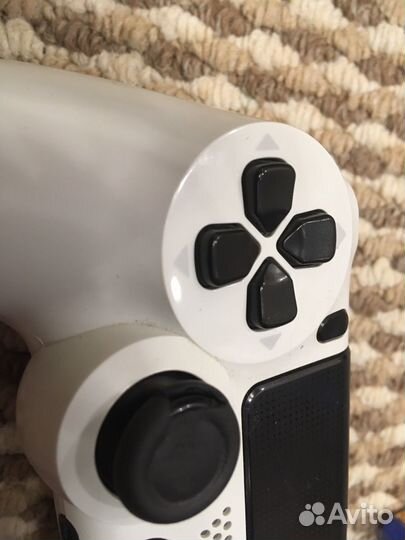 PS4 pro 1tb с играми, геймпадами