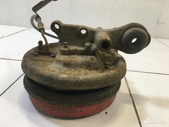 Кулак поворотный задний правый Dodge Neon 2