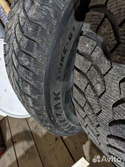 Bridgestone Blizzak Spike-01 285/60 R18