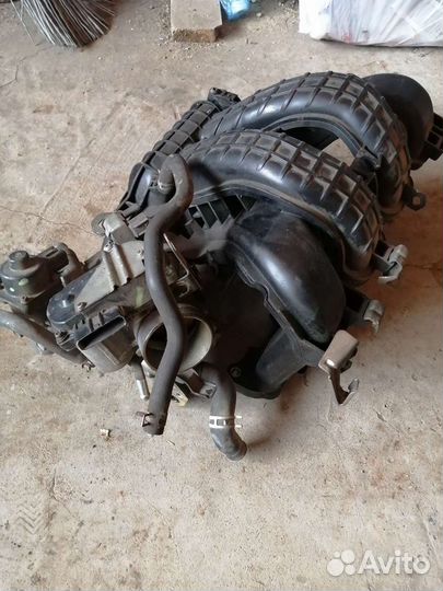 Впускной коллектор с дросселем Митсубиси лансер 10