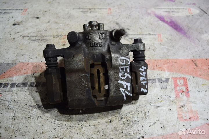 Суппорт перед лево c Honda Fit GE6 L13A