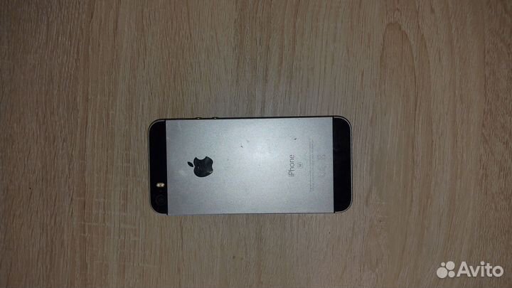 iPhone SE, 32 ГБ