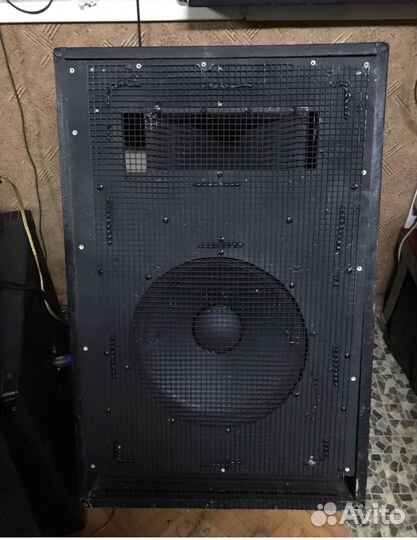 Колонка для бас гитары