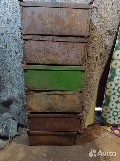 Железные ящики