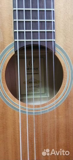 Акустическая гитара