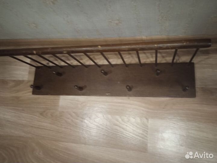 Вешалка настенная в прихожую