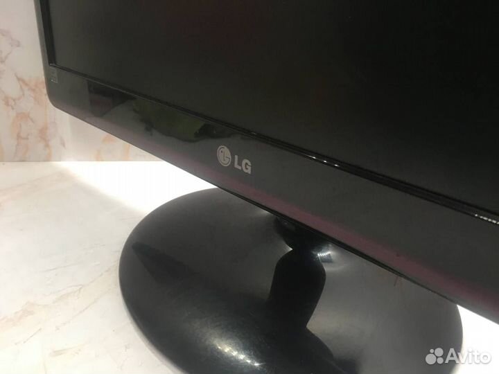 Монитор LG Flatron E2250