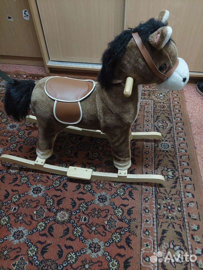 Детская качалка лошадь