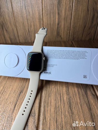 Apple Watch 9 (Amoled display)