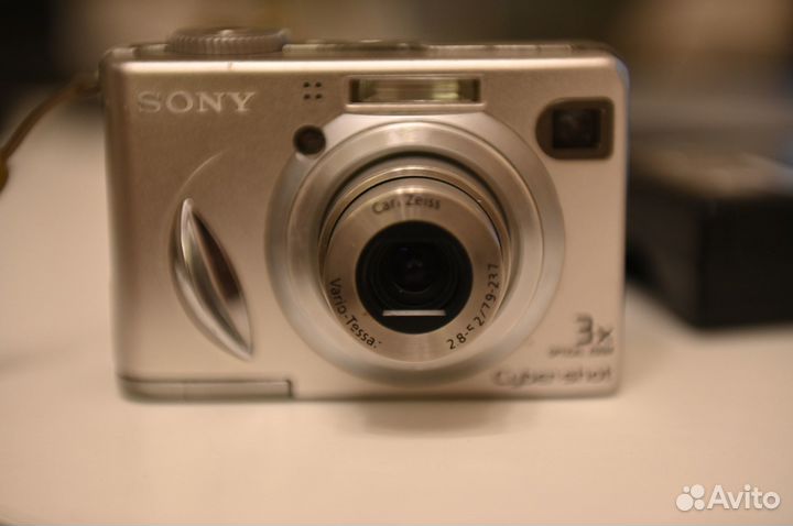 Цифровой фотоаппарат Sony Cyber Shot DSC-W5