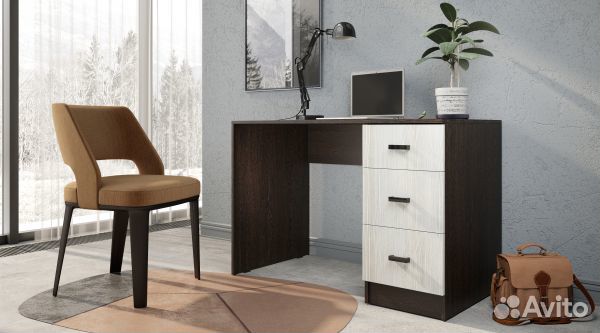 Стол письменный 