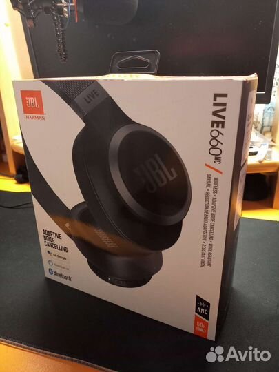 Беспроводные наушники jbl live 660 nc