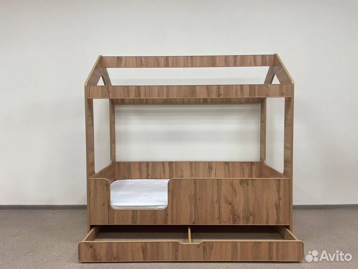 Детская кровать Домик 140*70