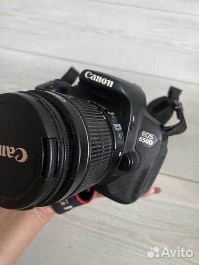 Зеркальный фотоаппарат canon EOS650D