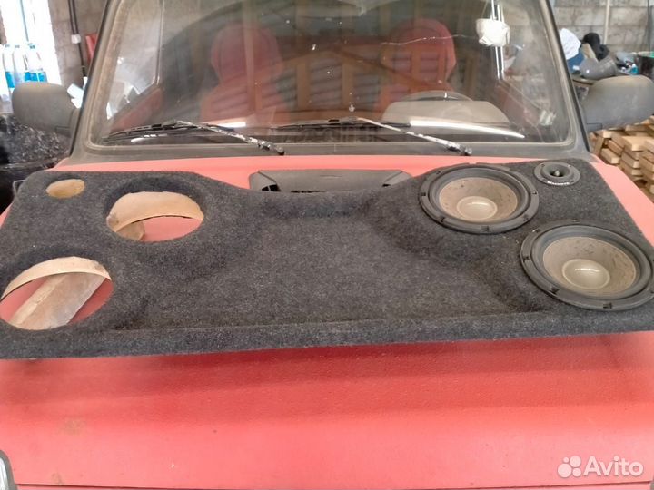 Акустическая полка на ниву