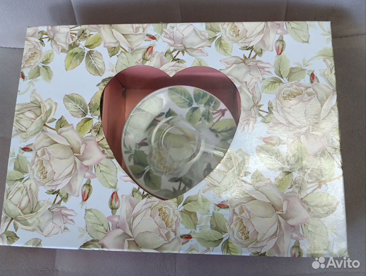 Набор кружек с блюдцами