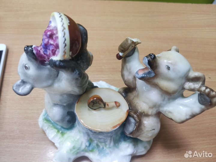 Фарфоровая Статуэтка медвежата лфз, СССР