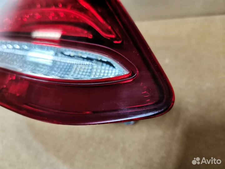 Фонарь задний левый Mercedes Benz e213 оригинал