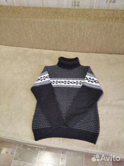 Шерстяной свитер для мальчика