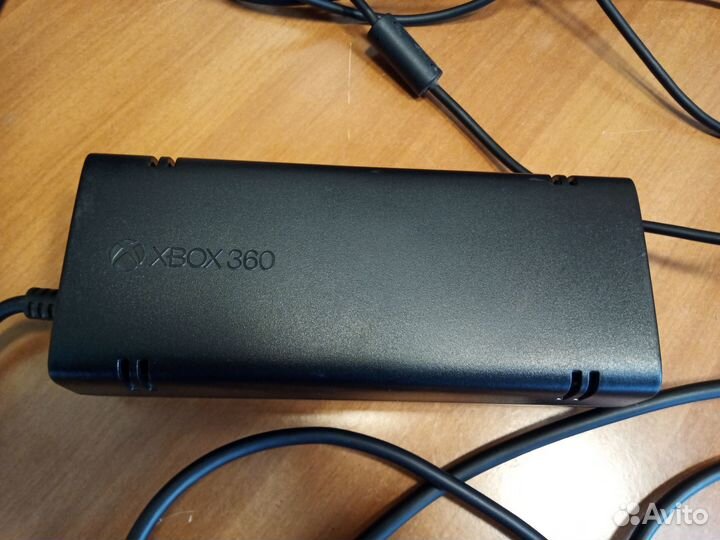 Xbox 360e + kinect + 12 лиц. игр