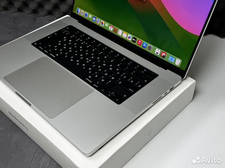 Мощный MacBook Pro 16 M1 Max 32GB 1TB