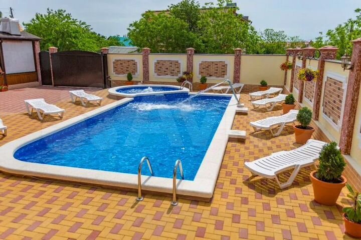 Гостиница, 750 м²