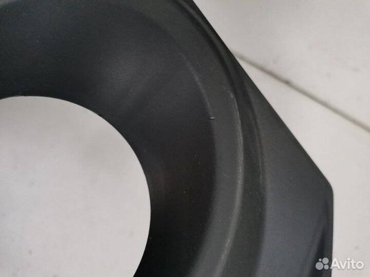 Накладка противотуманной фары передняя левая