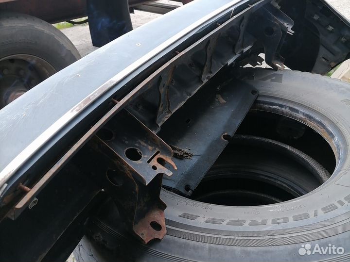 Бампер на Crown 131