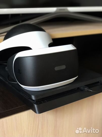 Sony PlayStation 4 Slim 1Tb + полный набор VR