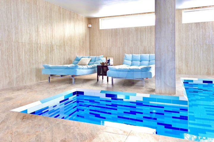 Дом 380 м² на участке 10 сот.