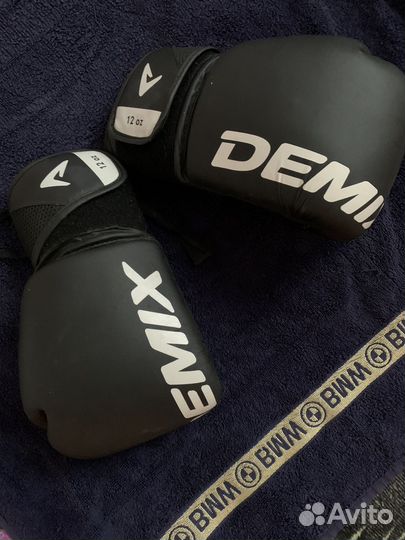 Боксерские перчаткии защита на ноги