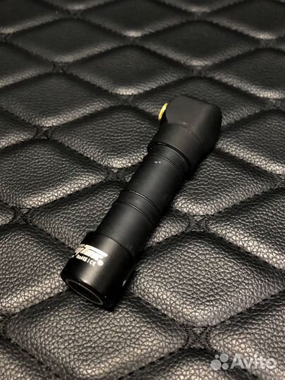 Фонарь налобный Armytek Wizard v3 Magnet